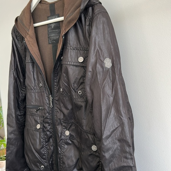 🔥🔥🔥Guess Black Windbreaker Sporty  Jacket with excellent condition - Picture 4 of 8